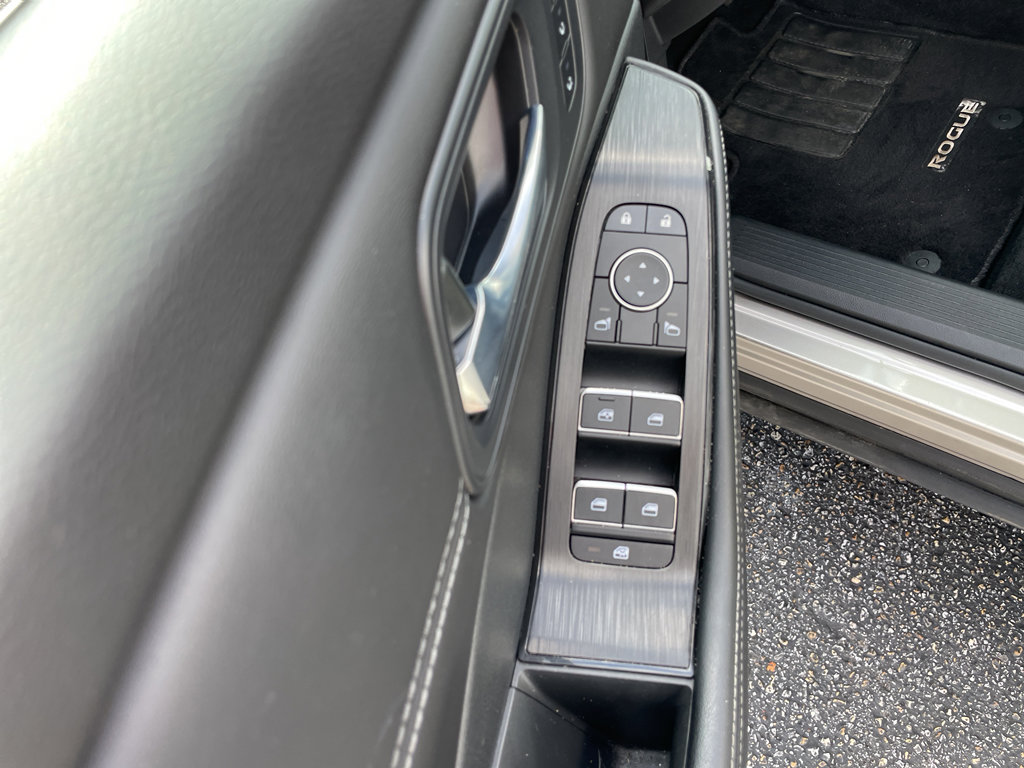 Certified 2024 Nissan Rogue SL w/ SL Premium Package image 9