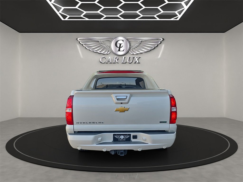 Used 2012 Chevrolet Avalanche LTZ image 5