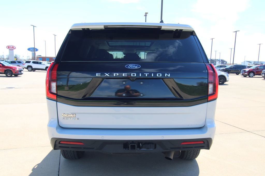 Used 2025 Ford Expedition Active AWD/4WD image 17