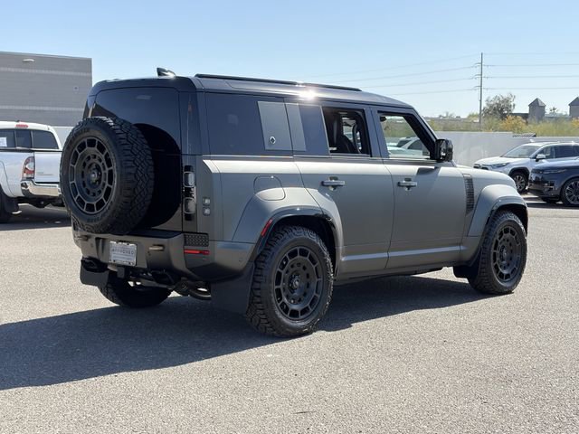 Used 2025 Land Rover Defender 110 AWD/4WD image 28