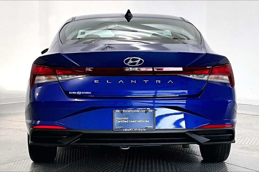Certified 2023 Hyundai Elantra SEL w/ Preferred Accessory Package FWD image 4
