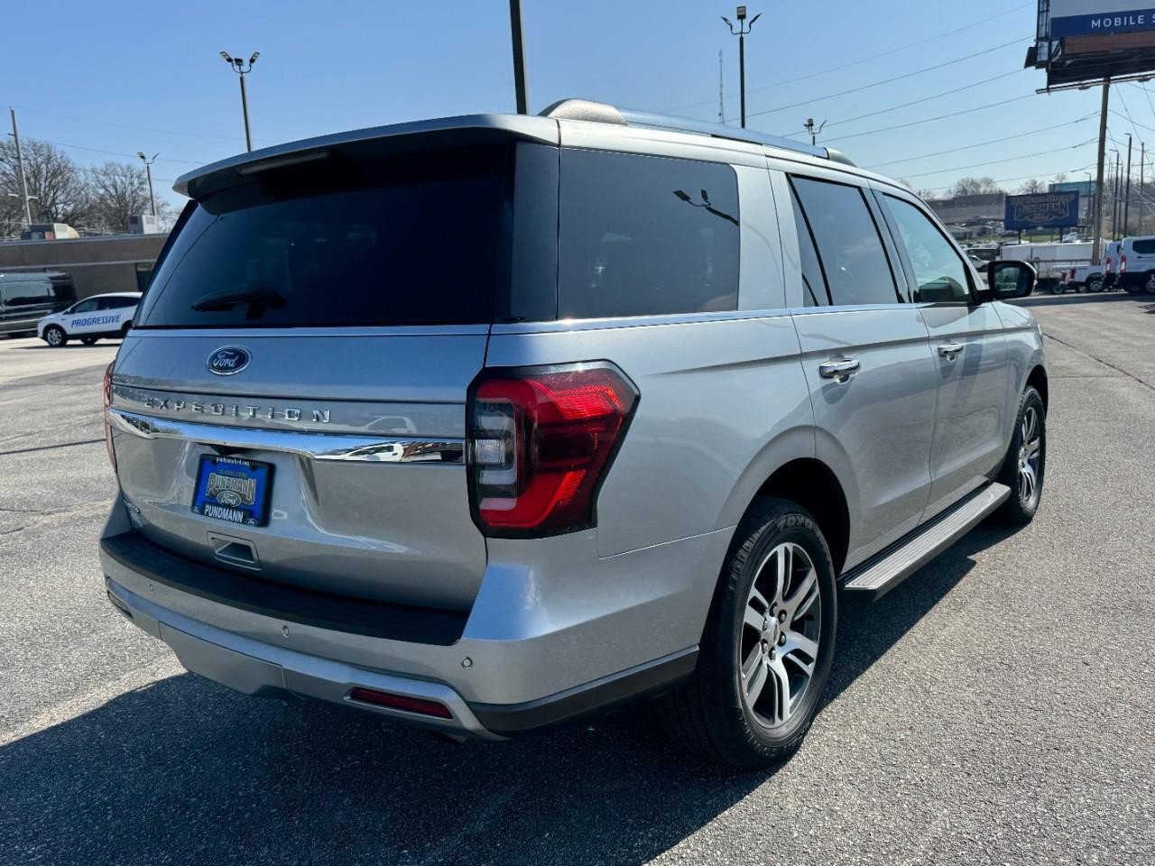 Certified 2024 Ford Expedition Limited image 3