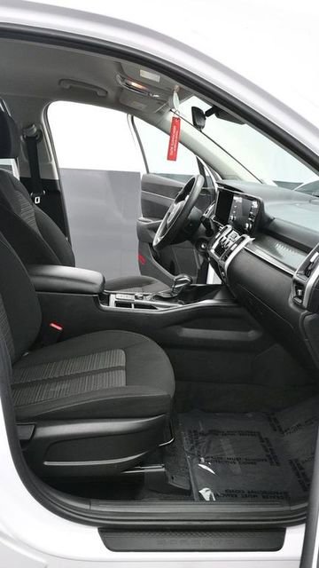 Used 2023 Kia Sorento LX AWD/4WD image 10