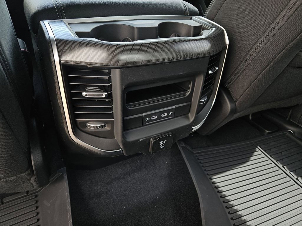 New 2026 RAM 1500 4x4 Crew Cab image 10