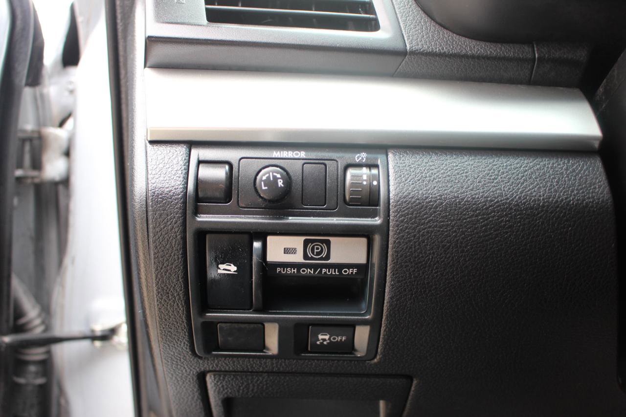 Used 2013 Subaru Outback 2.5i Premium w/ All-Weather Pkg AWD/4WD image 17