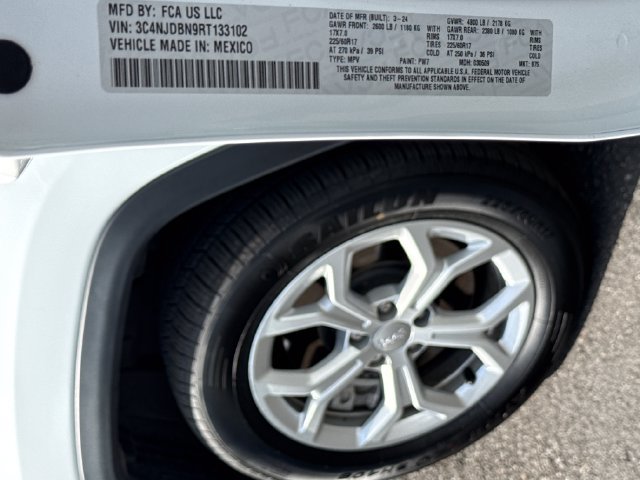 Used 2024 Jeep Compass Latitude AWD/4WD image 28