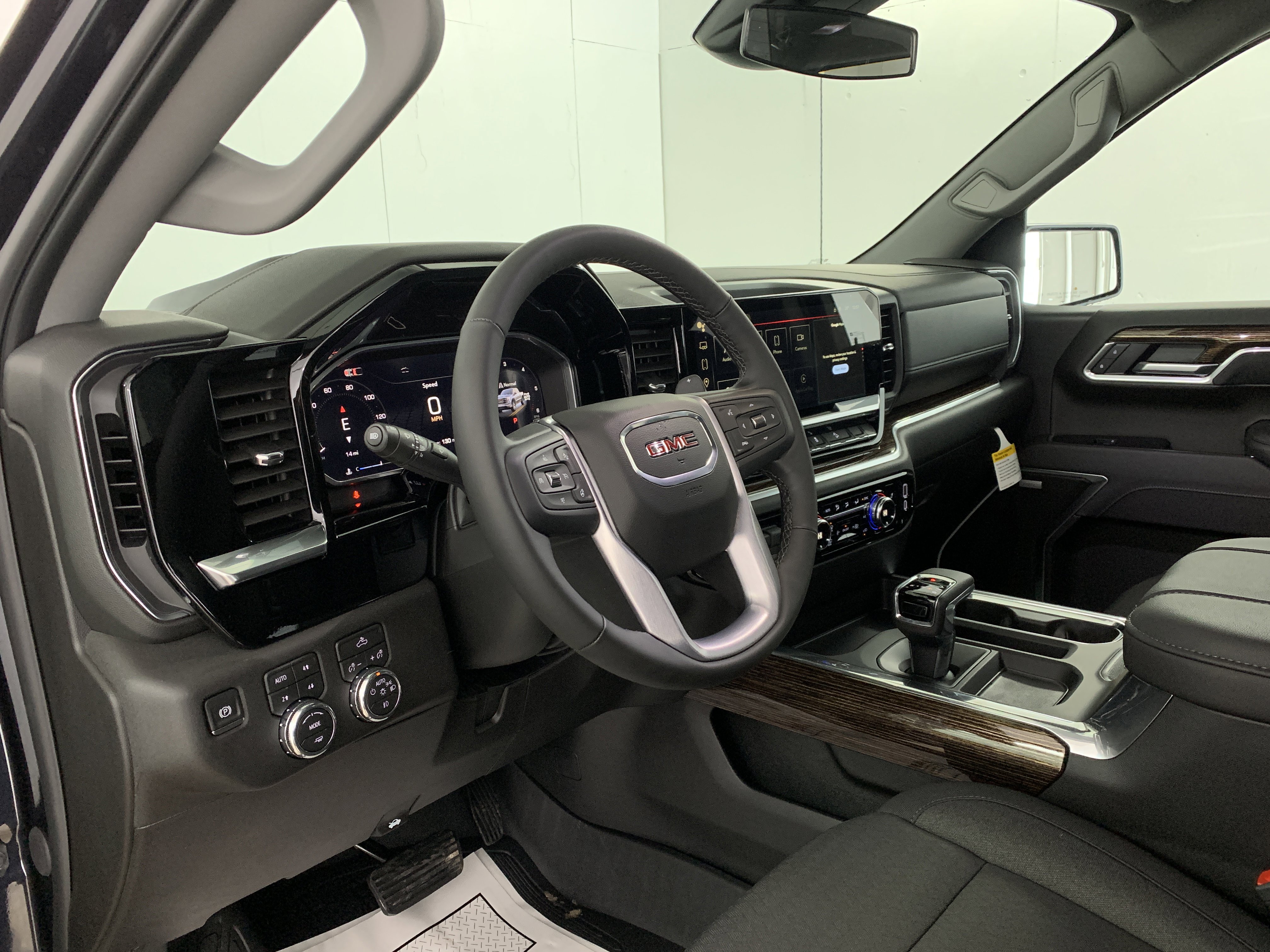 New 2026 GMC Sierra 1500 Elevation image 14