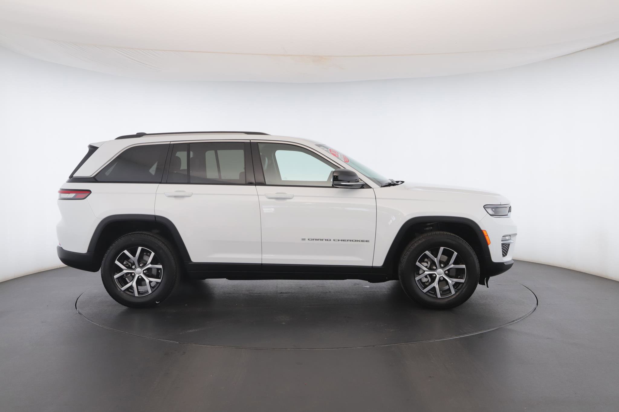 Used 2023 Jeep Grand Cherokee Limited w/ Trailer Tow Prep Group (B) image 33