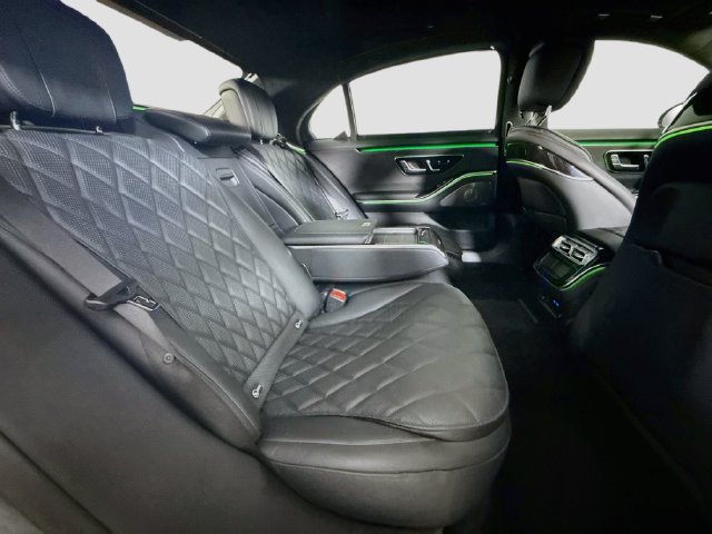 Used 2024 Mercedes-Benz S 580 4MATIC Sedan w/ Warmth & Comfort Package image 26