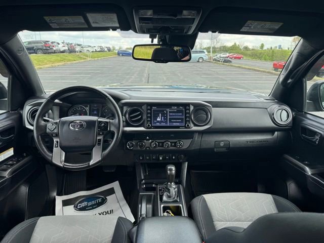Used 2020 Toyota Tacoma TRD Off-Road w/ Technology Package image 14