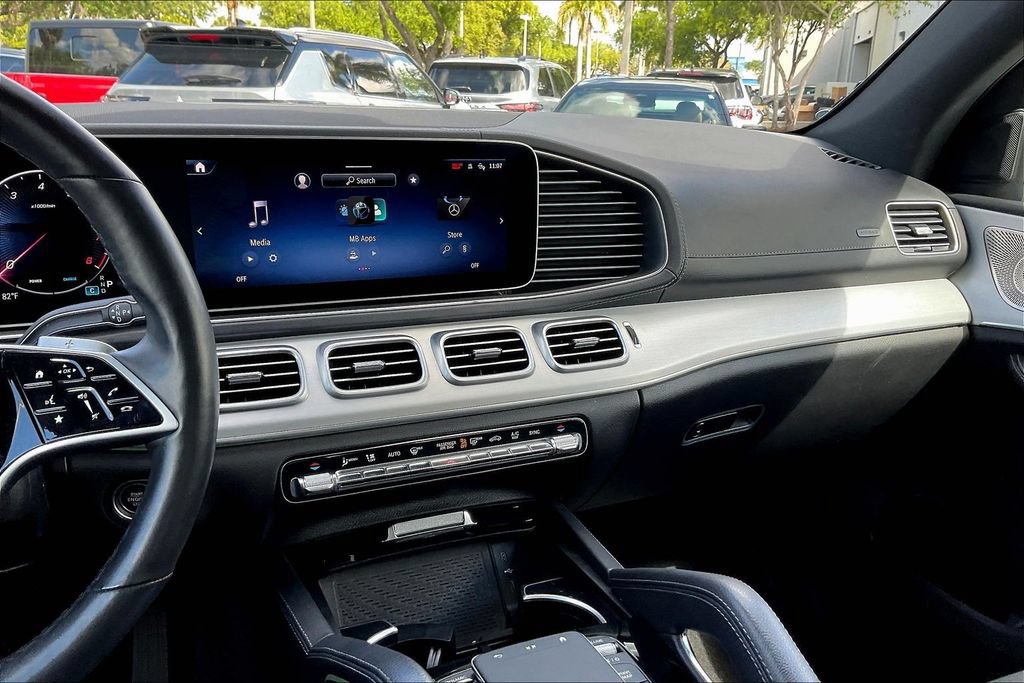 Used 2025 Mercedes-Benz GLS 450 4MATIC image 10