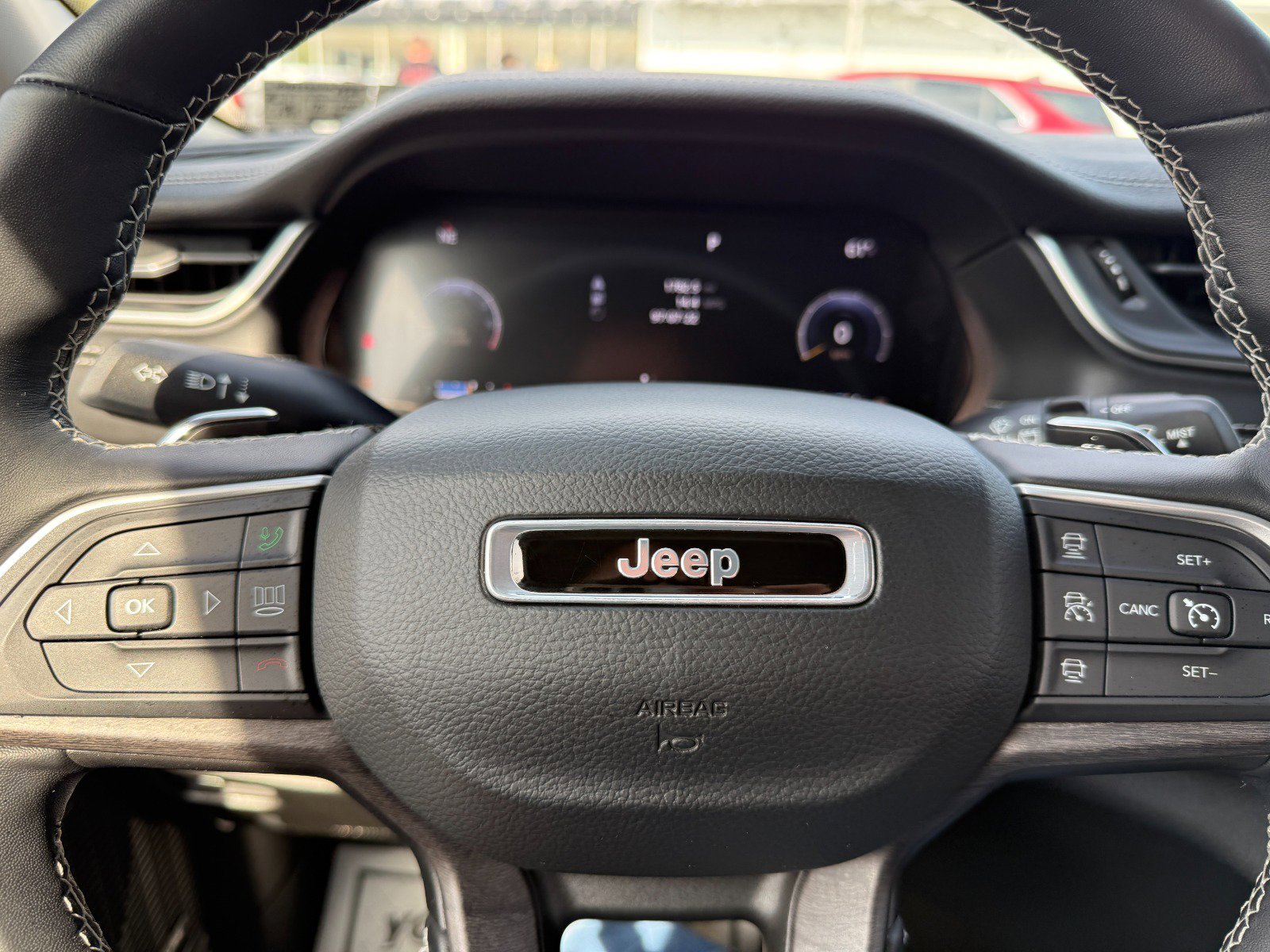 Used 2022 Jeep Grand Cherokee L Limited AWD/4WD image 28