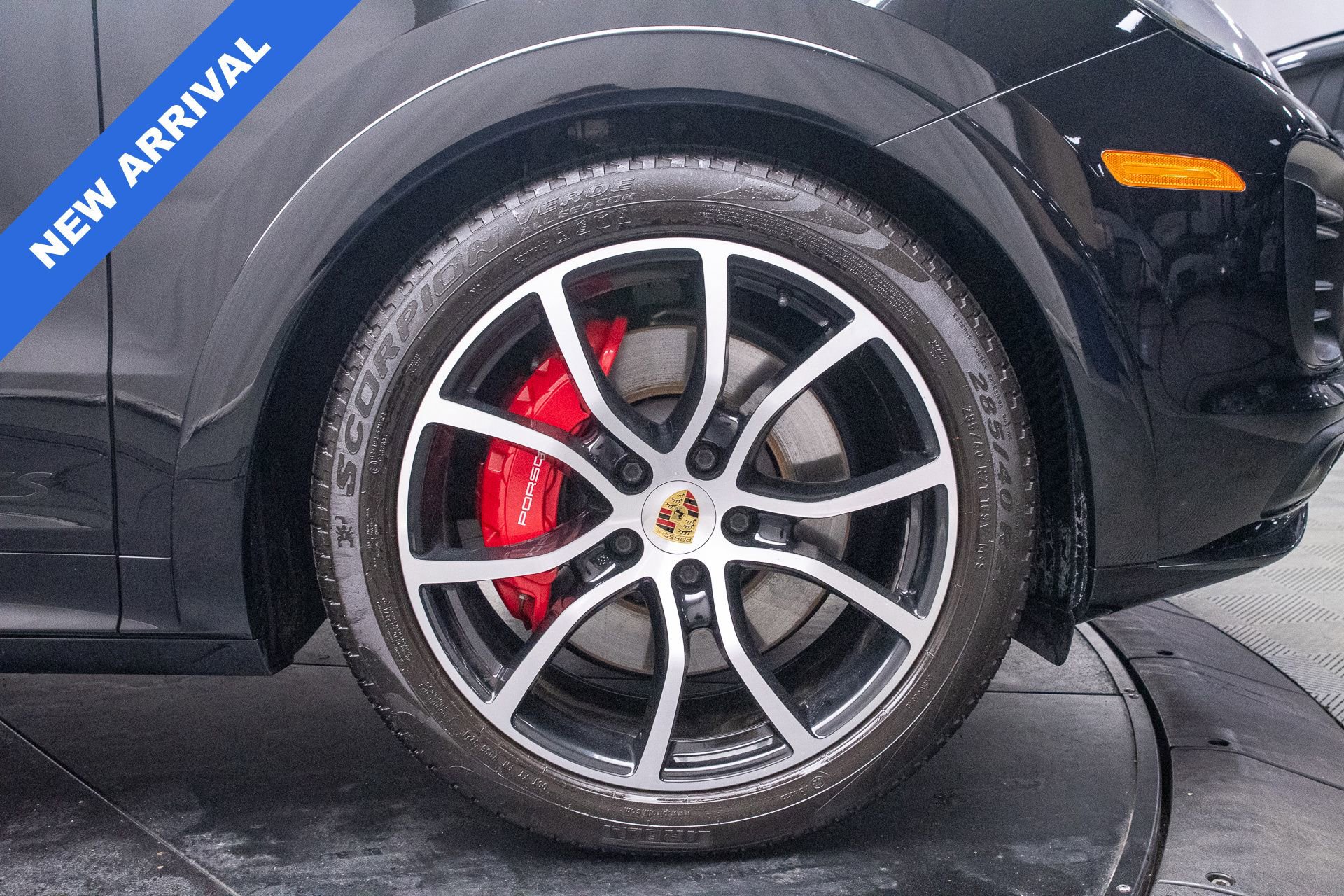 Used 2021 Porsche Cayenne GTS image 10