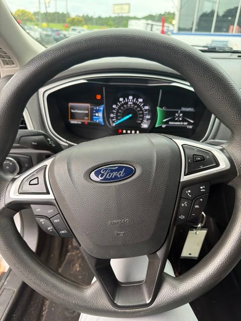 Used 2016 Ford Fusion SE FWD image 32