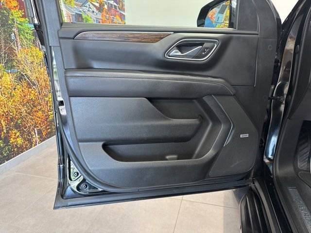 Used 2023 Chevrolet Suburban Premier AWD/4WD image 21