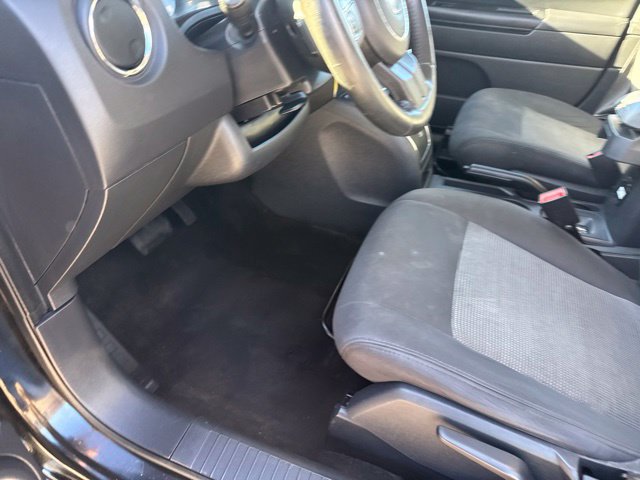 Used 2016 Jeep Patriot Latitude AWD/4WD image 15