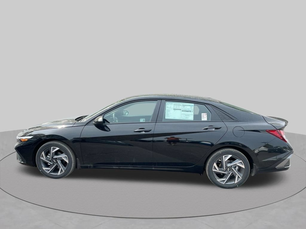 Used 2025 Hyundai Elantra Sport FWD image 29