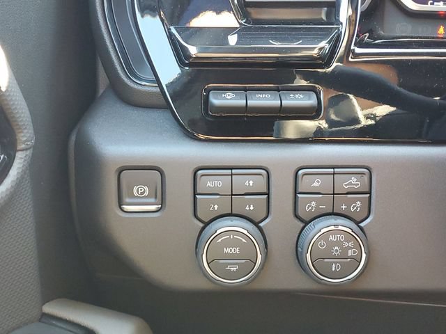 Certified 2026 Chevrolet Silverado 1500 ZR2 AWD/4WD image 18