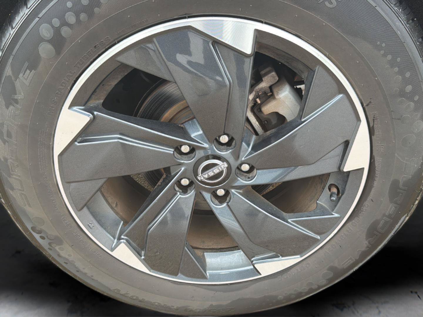 Used 2024 Nissan Rogue SV AWD/4WD image 14