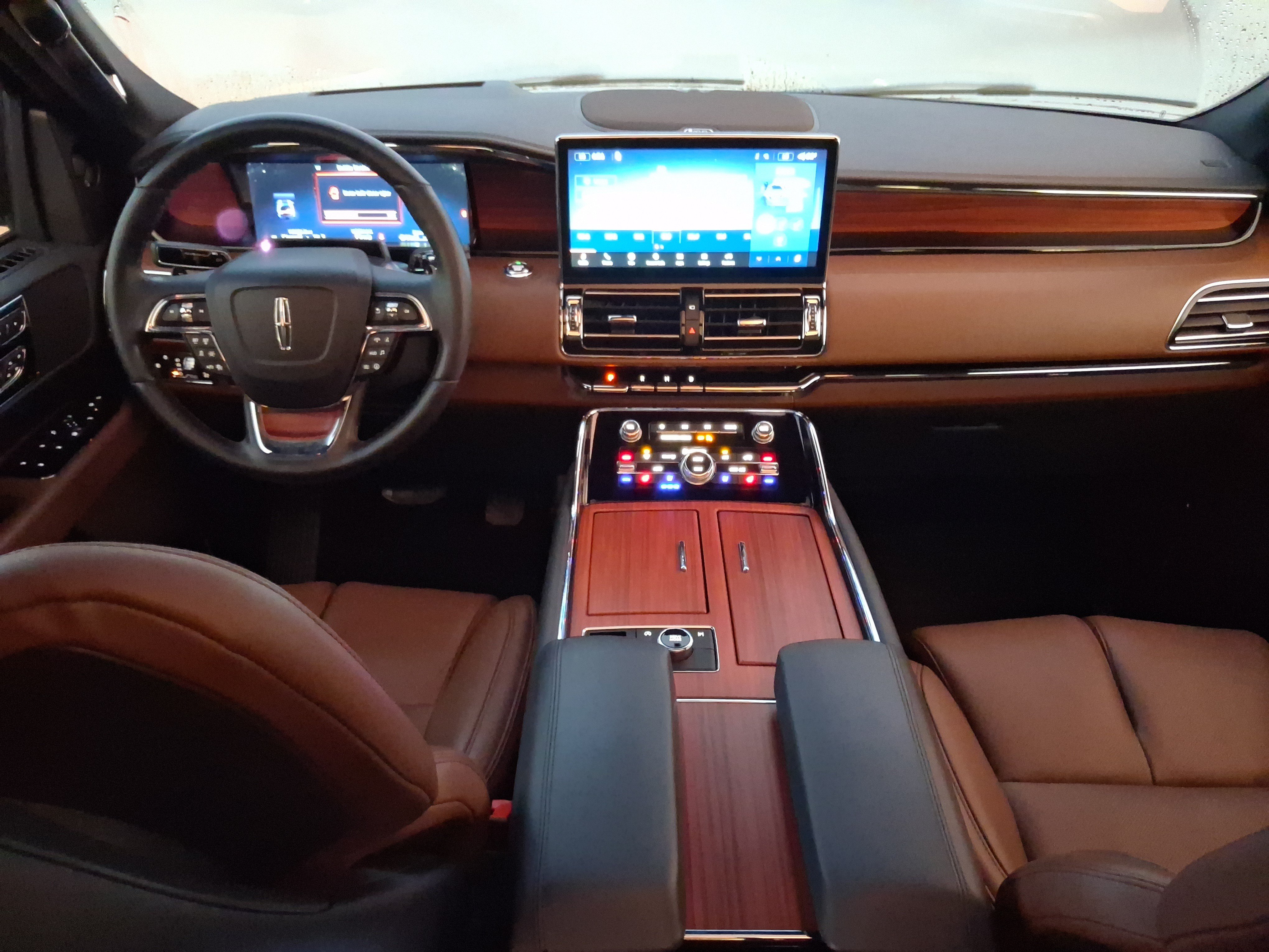 Certified 2024 Lincoln Navigator Reserve AWD/4WD image 7