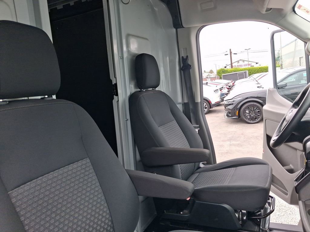Used 2023 Ford Transit 250 Medium Roof w/ Interior Upgrade Package image 33