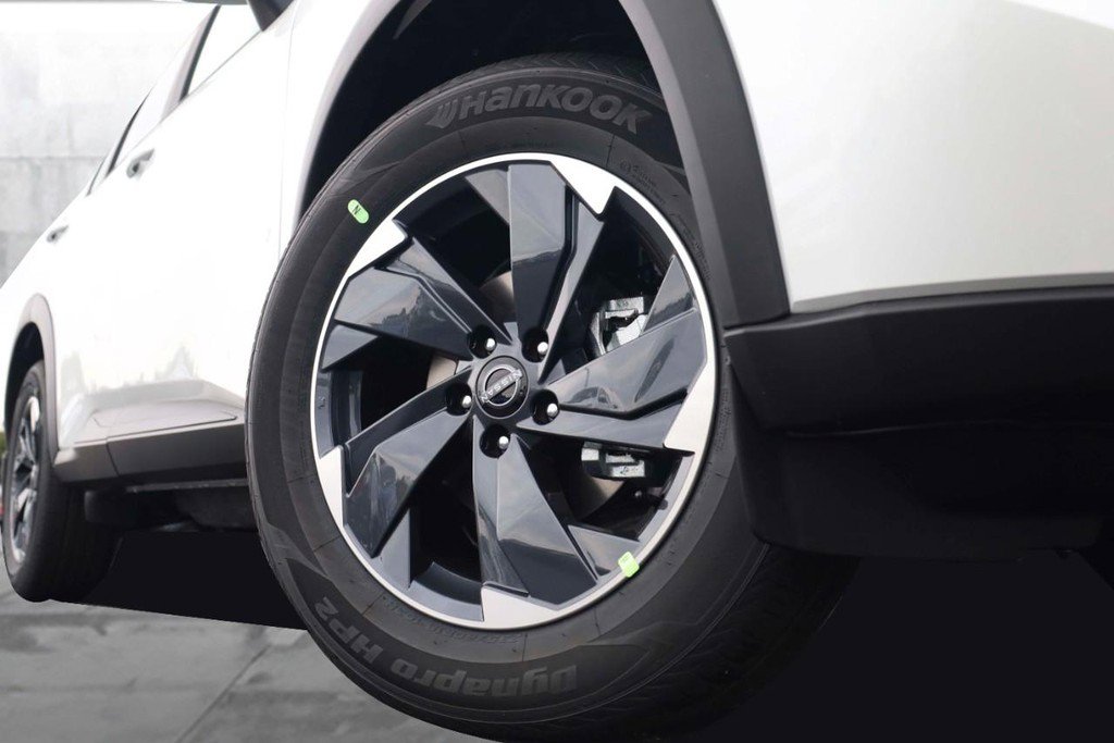 New 2026 Nissan Rogue SV w/ Cold Weather Package image 3