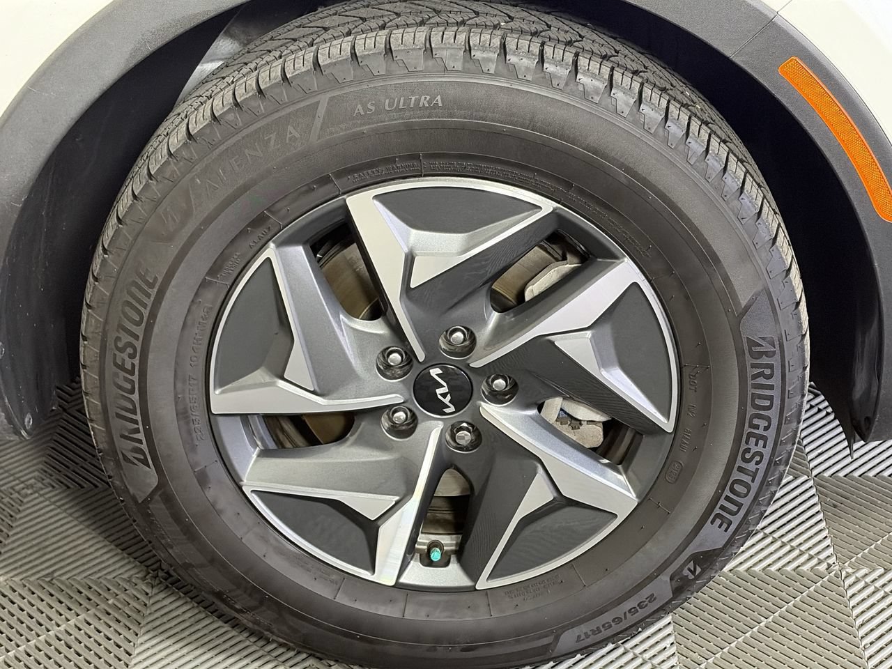Used 2023 Kia Sorento EX FWD image 10