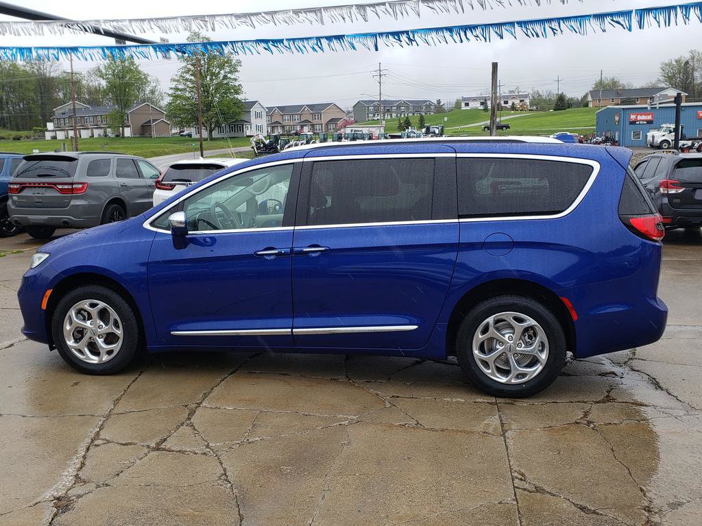 Certified 2021 Chrysler Pacifica Limited w/ Premium & Safety Sphere Group AWD/4WD image 6