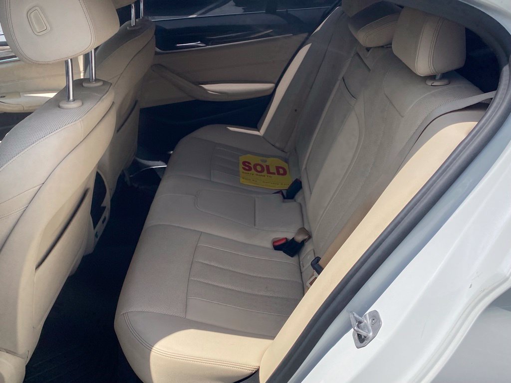 Used 2021 BMW 530i w/ Convenience Package RWD image 6