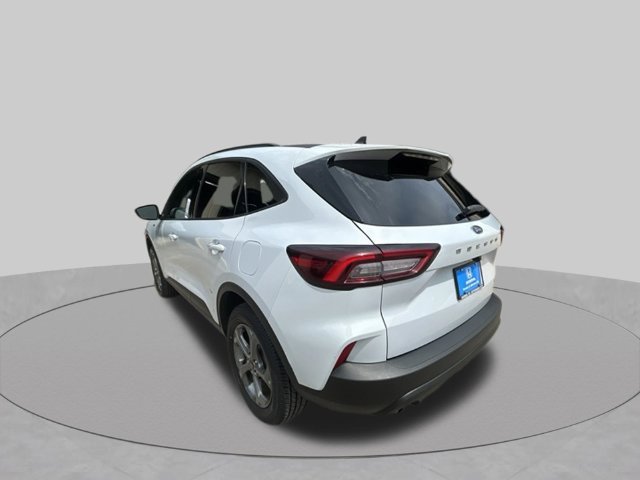 Used 2025 Ford Escape ST-Line Select AWD/4WD image 3
