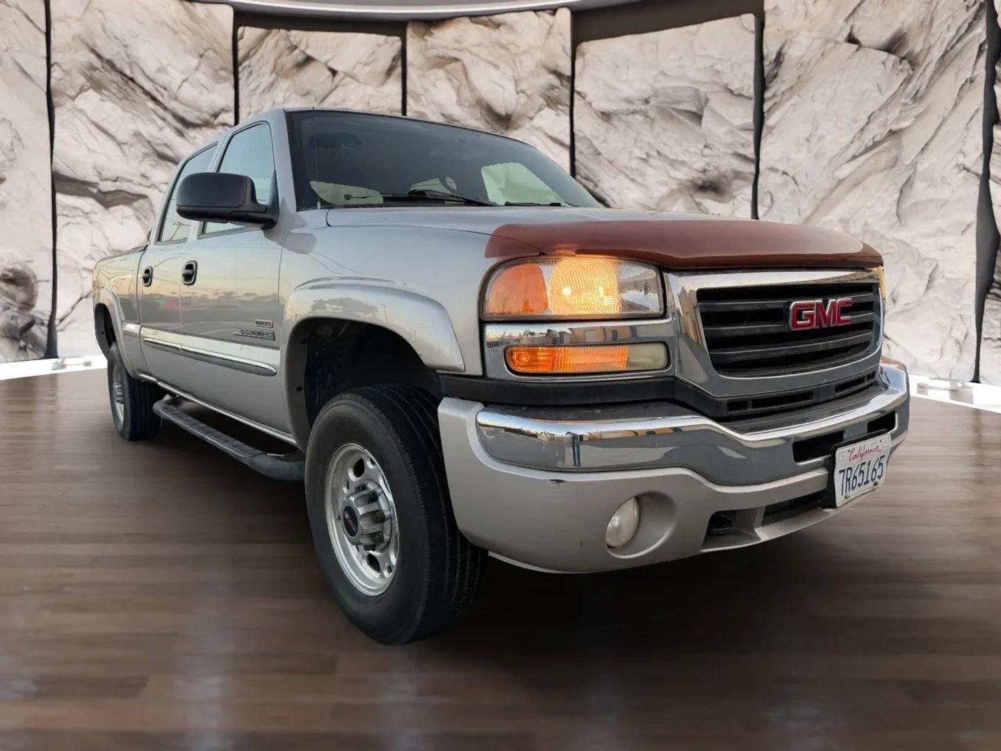Used 2005 GMC Sierra 2500 SLT w/ Heavy-Duty Power Package RWD image 3