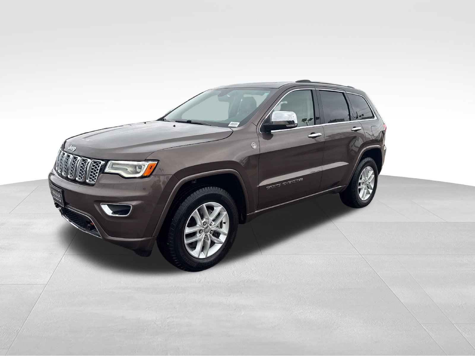 Used 2017 Jeep Grand Cherokee Overland AWD/4WD image 15
