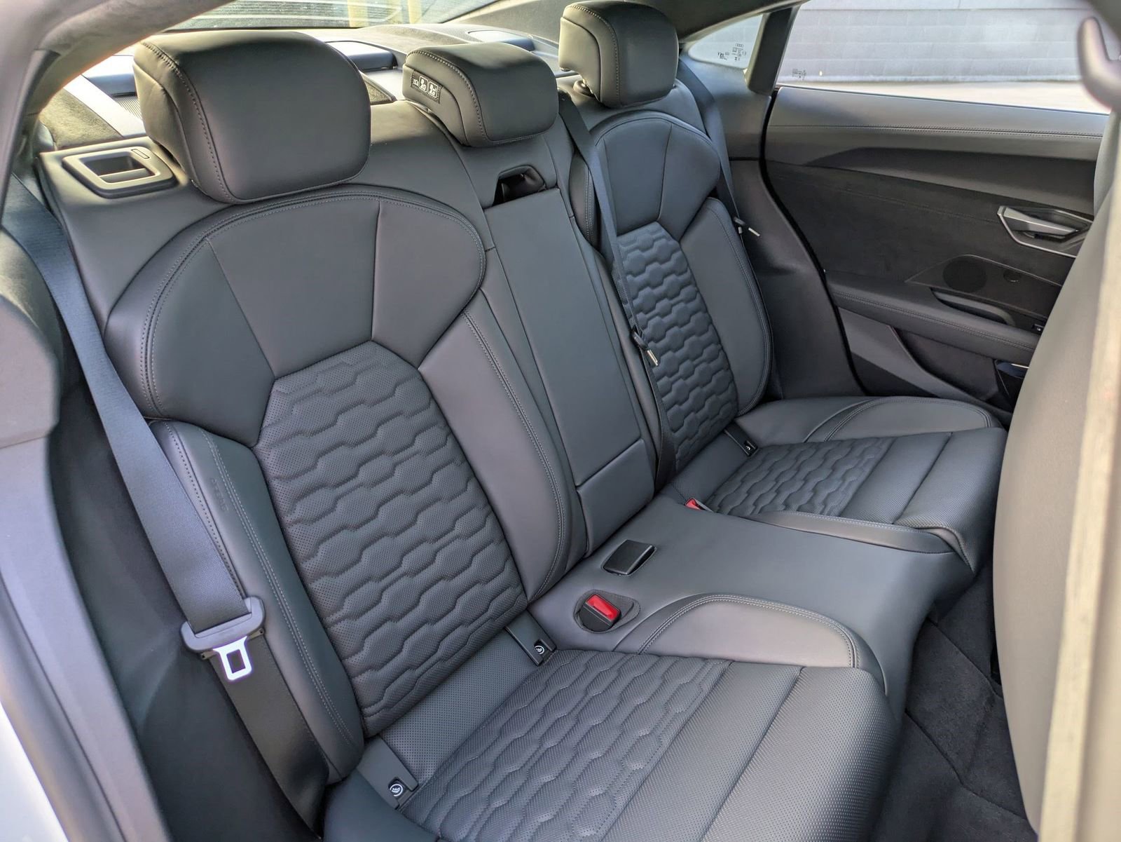 New 2026 Audi RS e-tron GT performance image 11