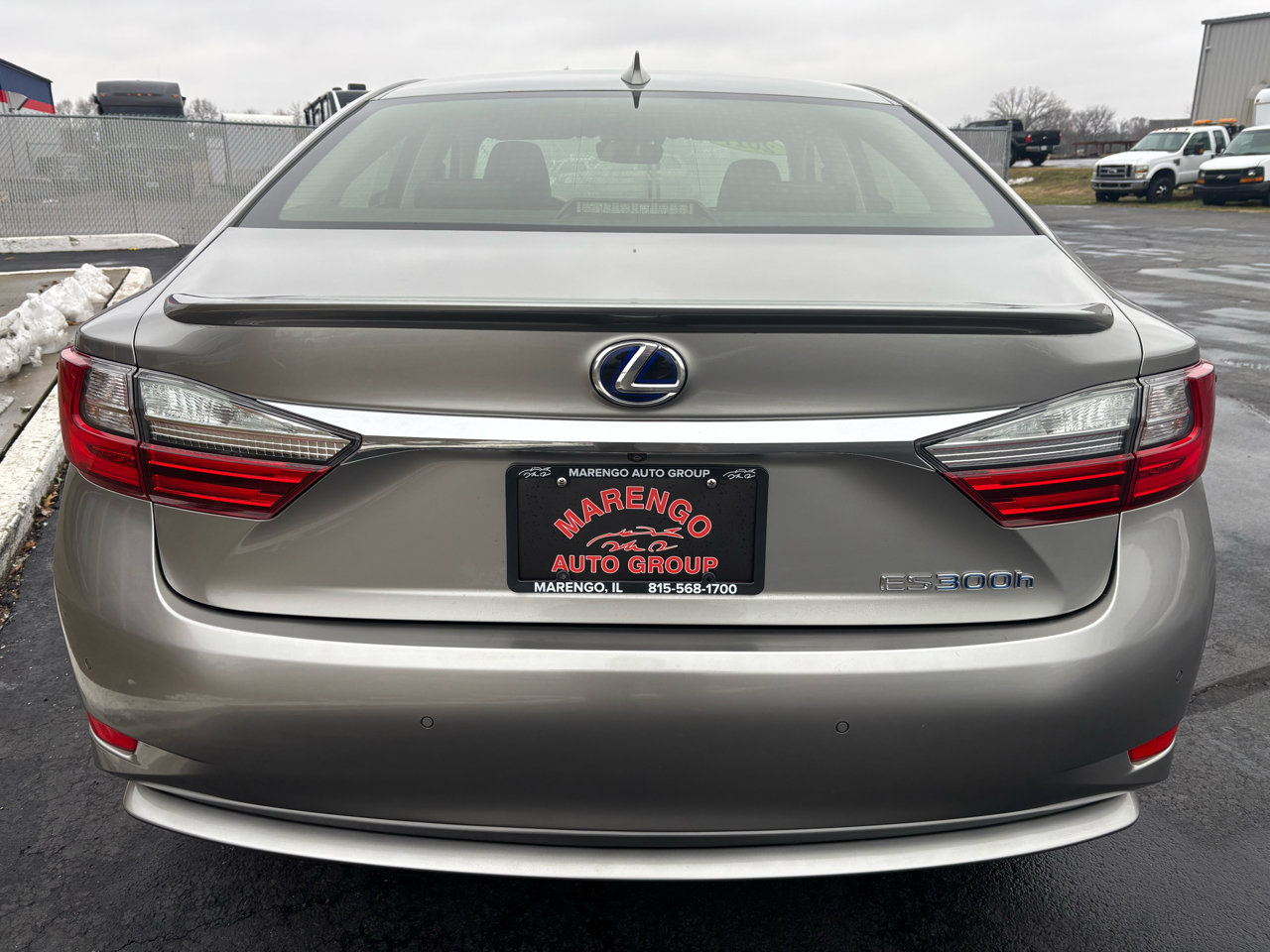 Used 2017 Lexus ES 300h image 4