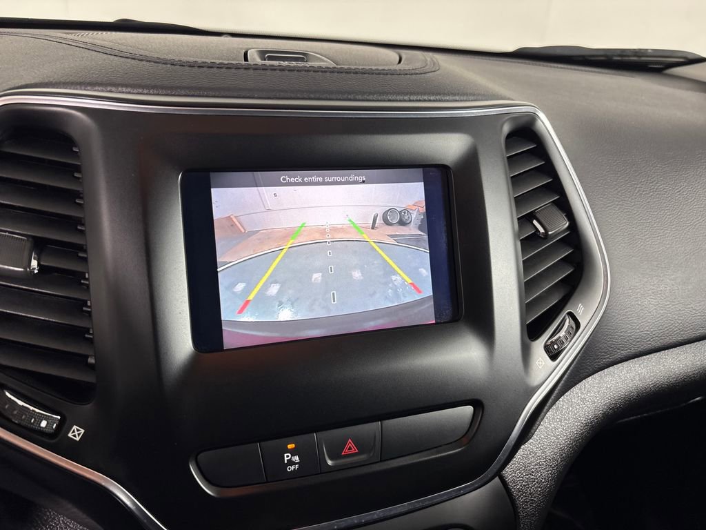 Used 2020 Jeep Cherokee Latitude Plus image 19