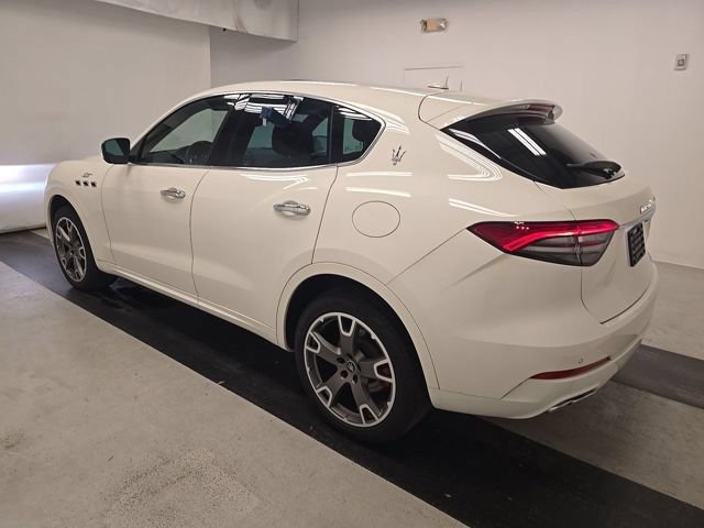 Used 2023 Maserati Levante GT AWD/4WD image 6