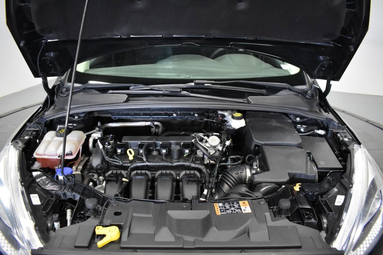 Used 2017 Ford Focus SE image 9