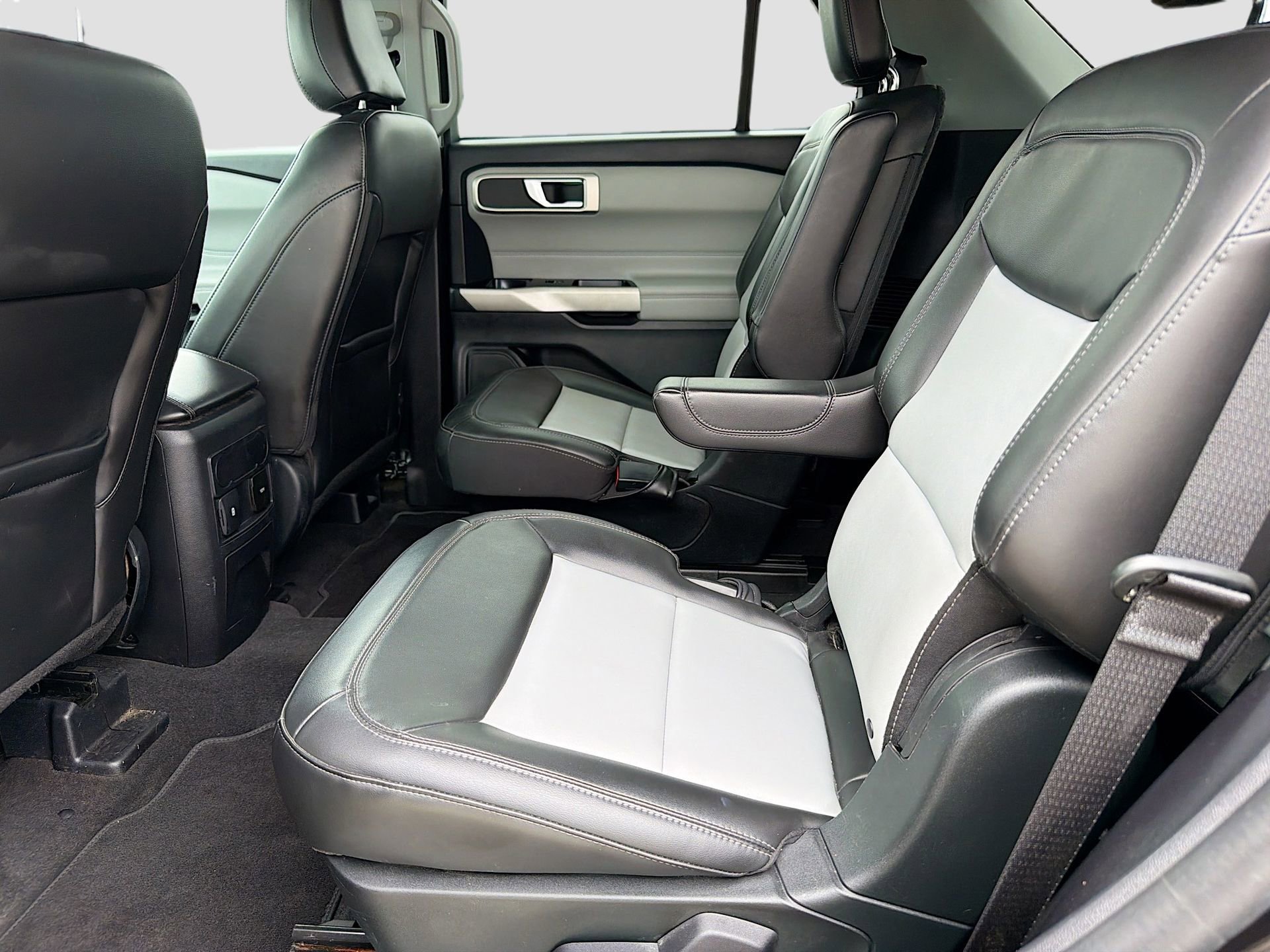 Used 2022 Ford Explorer XLT w/ Equipment Group 202A image 31