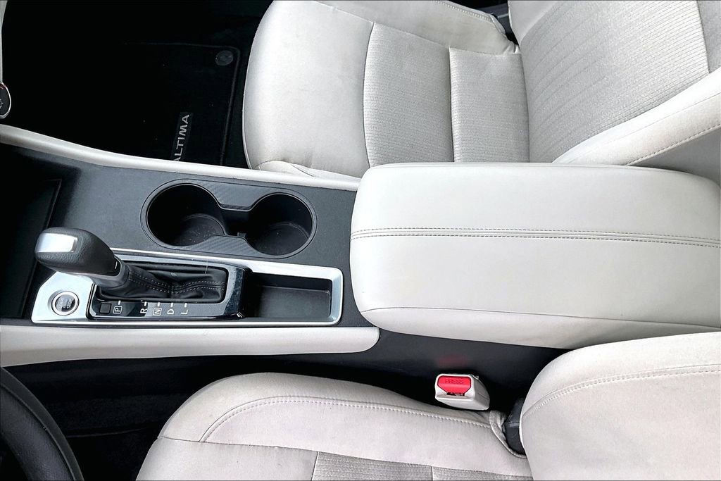 Used 2025 Nissan Altima 2.5 SV image 15