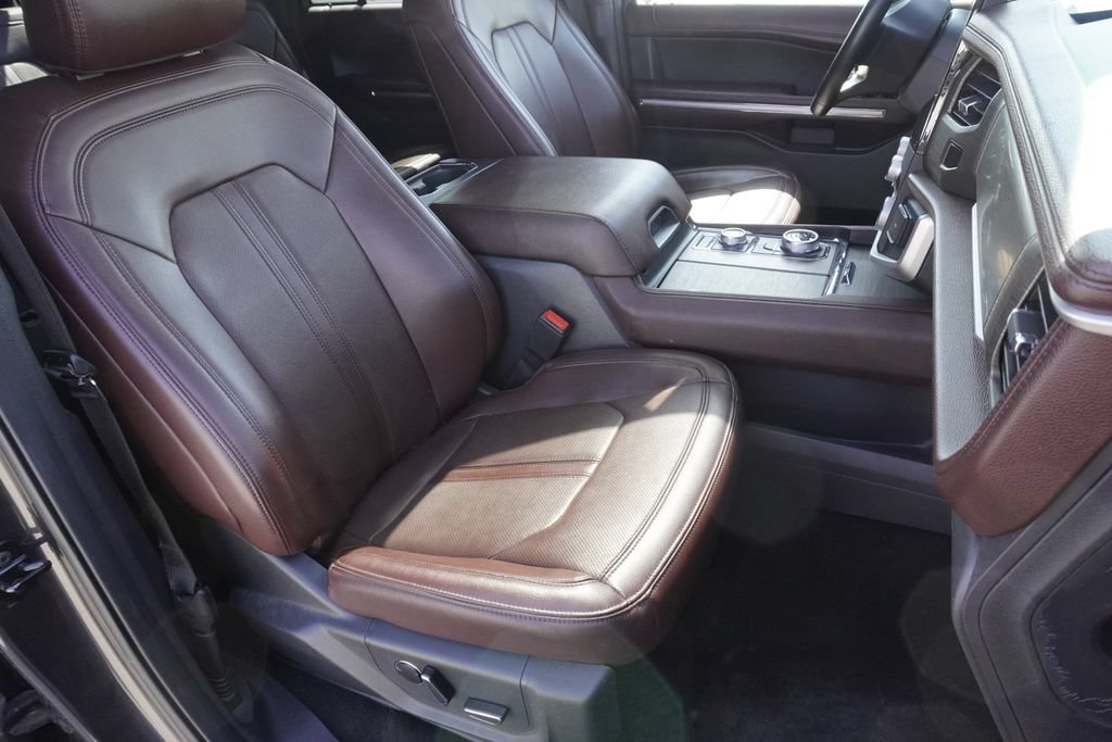 Used 2024 Ford Expedition Max Limited AWD/4WD image 24