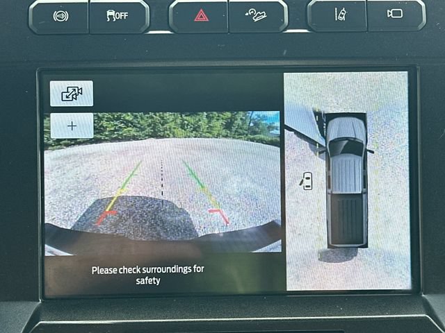 Used 2020 Ford F250 Platinum w/ FX4 Off-Road Package AWD/4WD image 32