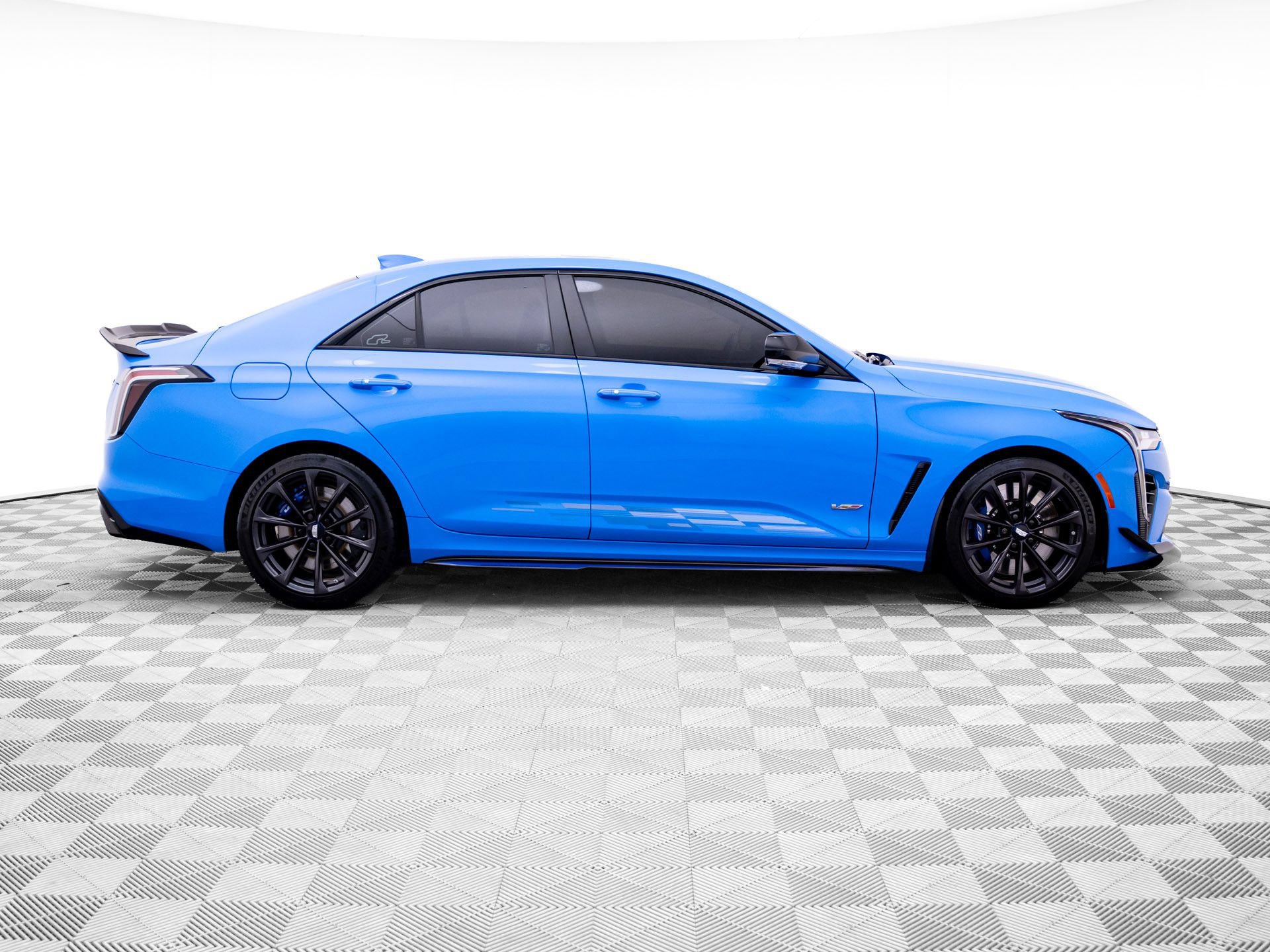 Certified 2023 Cadillac CT4 V Blackwing w/ Watkins Glen IMSA Edition RWD image 6