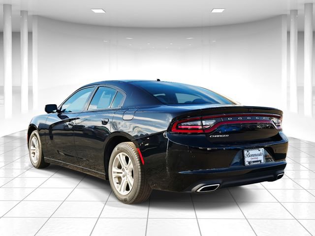 Used 2019 Dodge Charger SXT RWD image 3