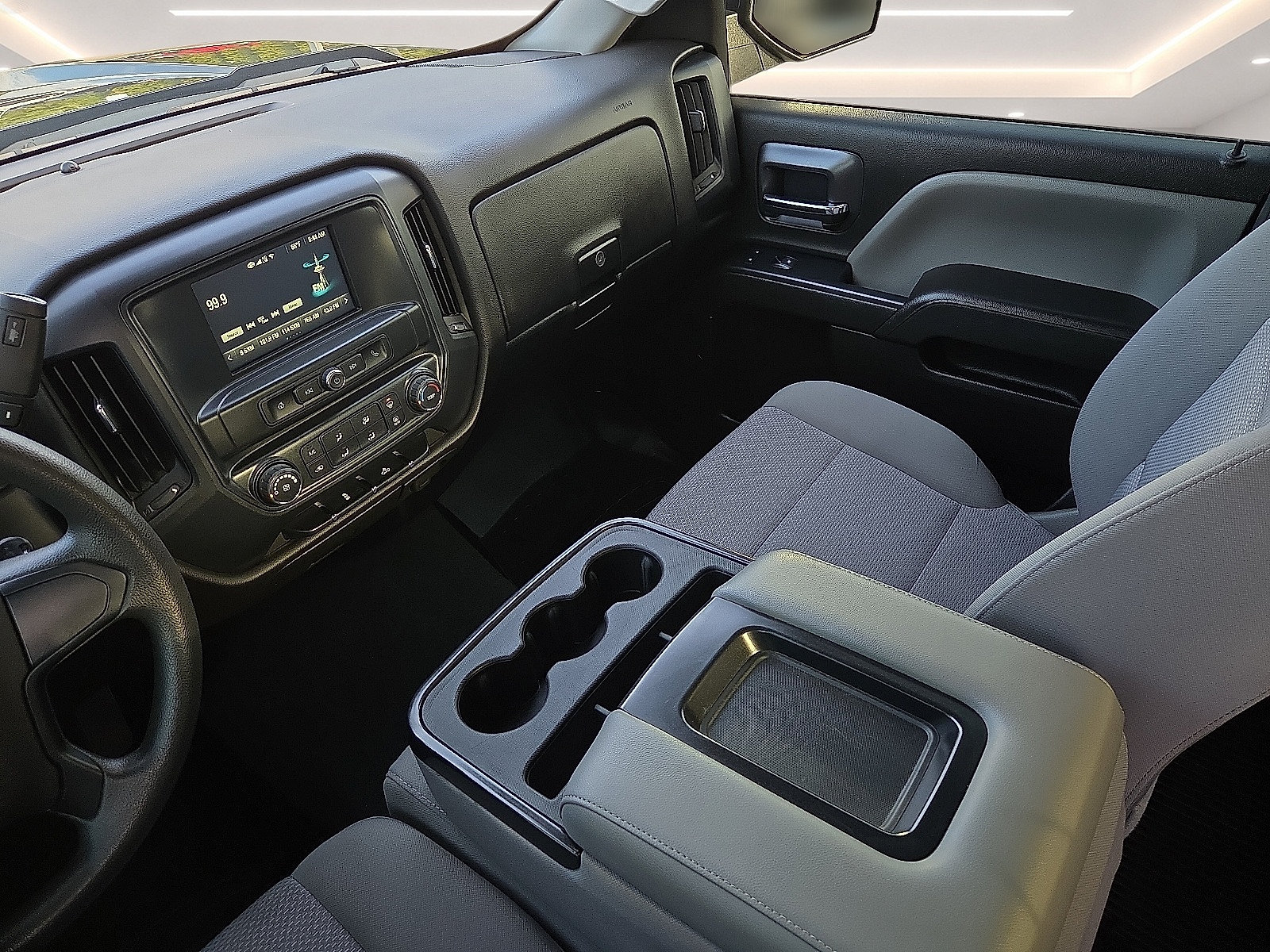 Used 2019 Chevrolet Silverado 1500 Custom w/ Custom Convenience Package RWD image 12