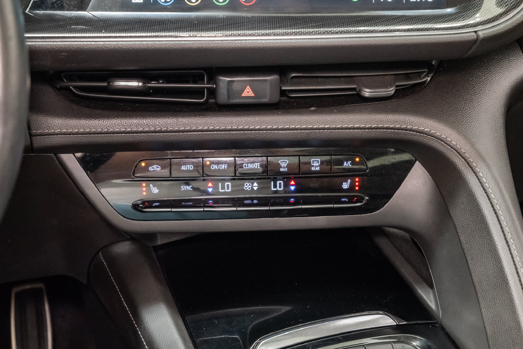 Used 2023 Buick Envision Essence w/ Sport Touring Package FWD image 26
