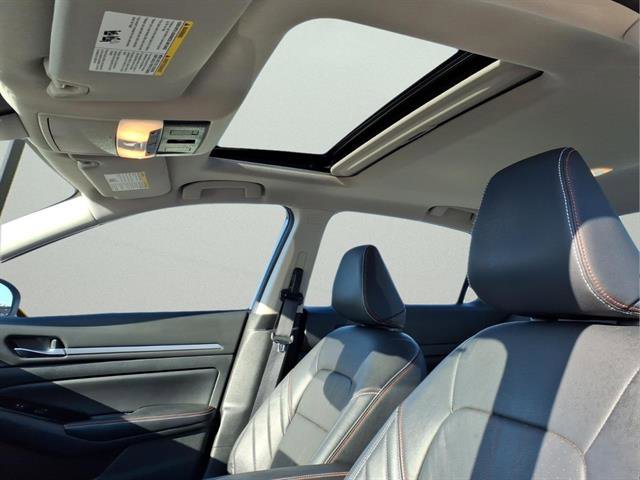 Used 2024 Nissan Altima 2.5 SR image 15