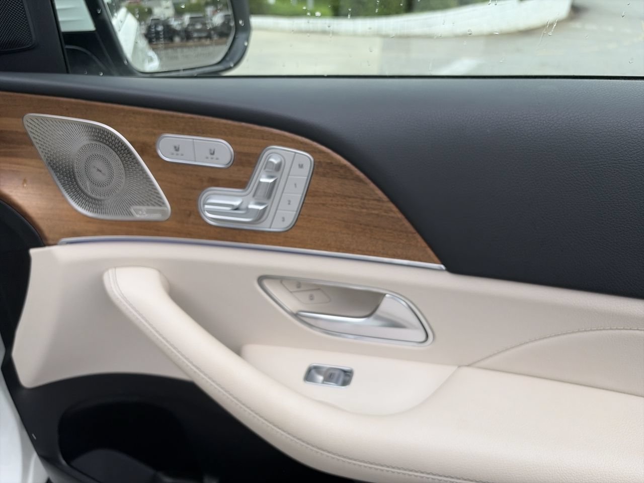 Used 2021 Mercedes-Benz GLS 450 4MATIC image 40