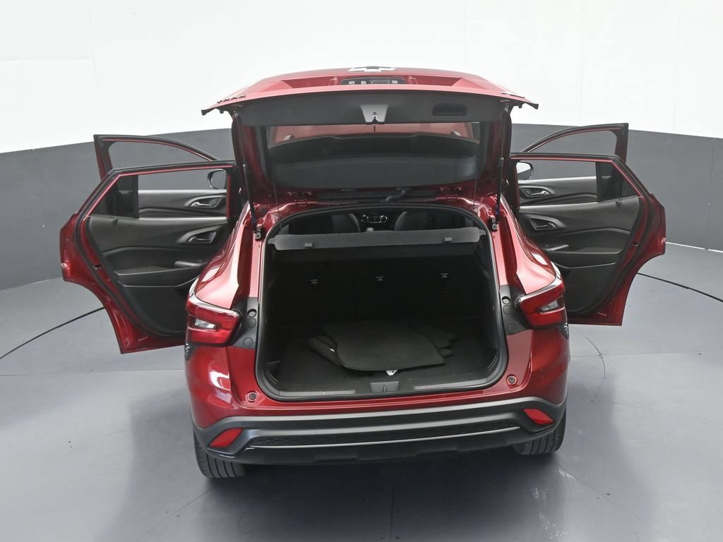 Used 2024 Chevrolet Trax RS w/ Sunroof Package FWD image 65