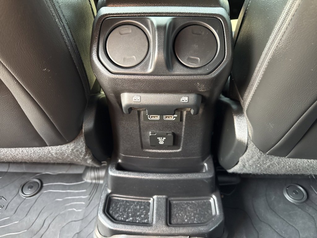 Used 2018 Jeep Wrangler Unlimited Sahara w/ Quick Order Package 24M Moab image 26