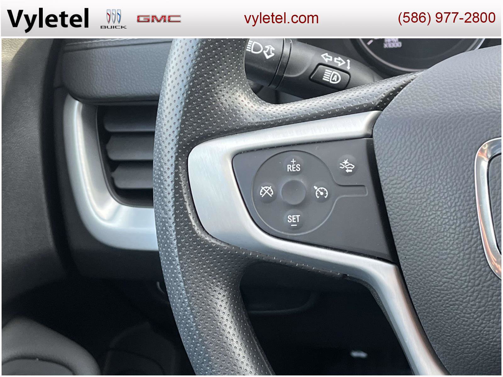 Used 2023 GMC Terrain SLE w/ Driver Convenience Package image 21